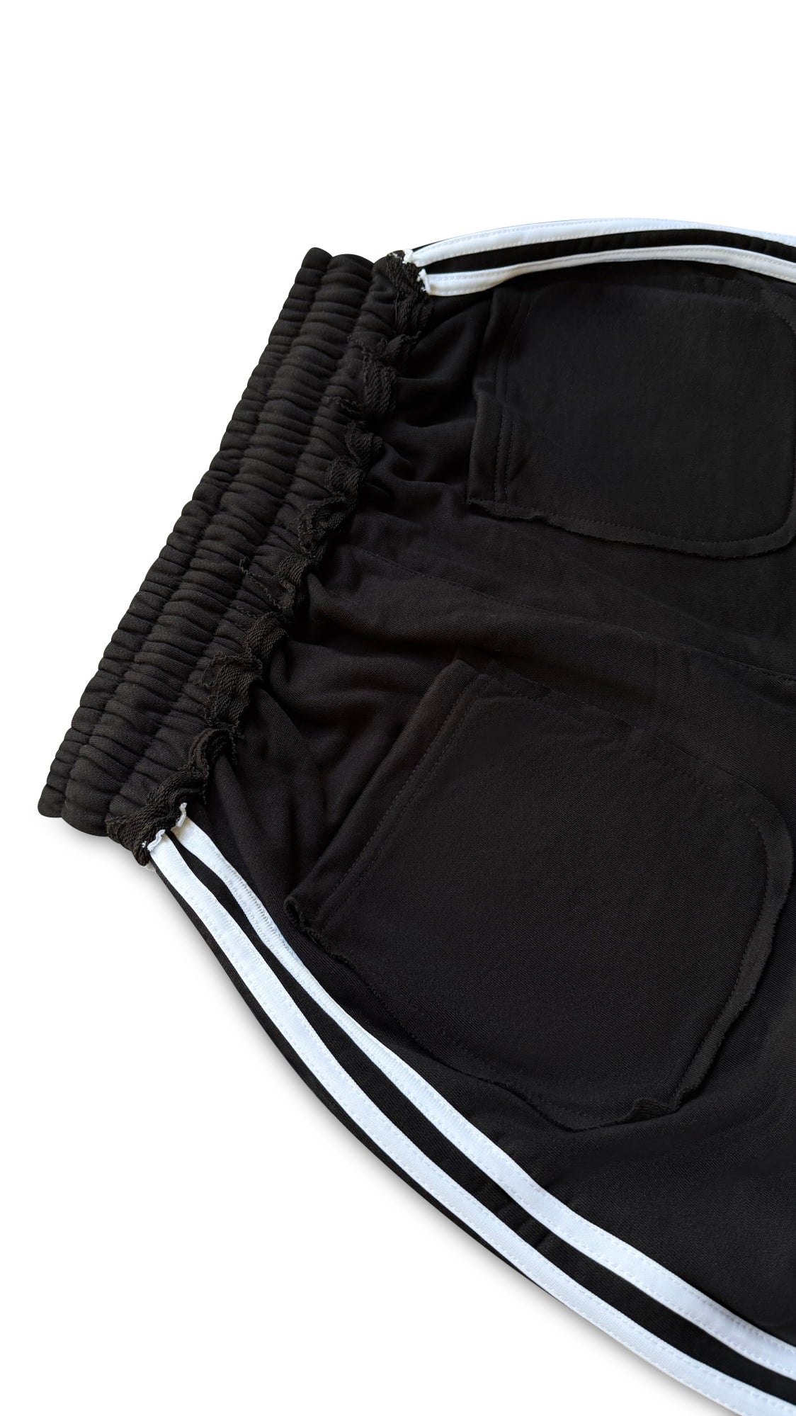STRIPED BAGGY SHORTS
